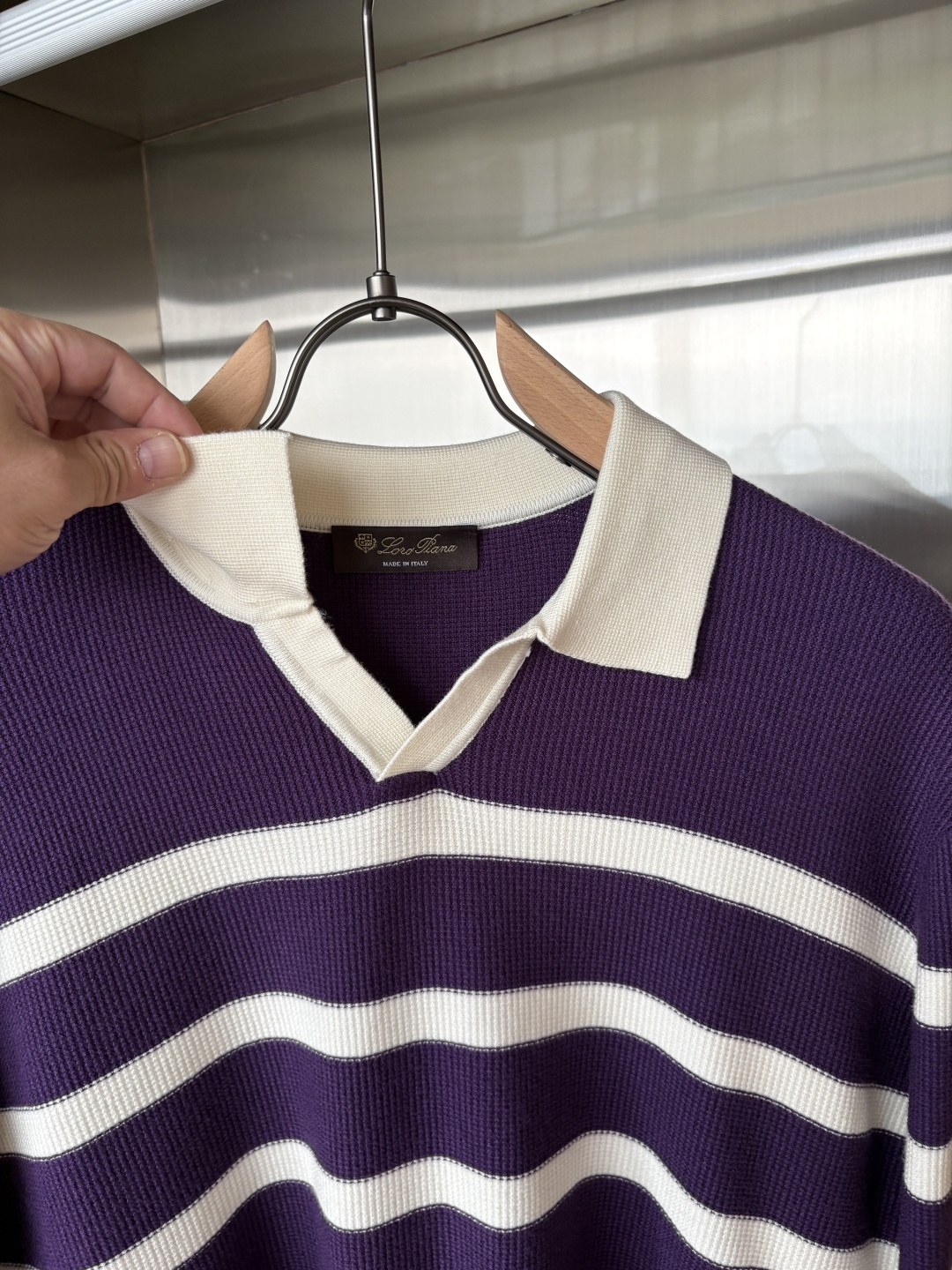 耗时王”菱形提花设计甄选超细优质纱线翻领短袖男士典藏款「耗时王」长袖针织奢雅工艺，触肤即高阶。

• 匠