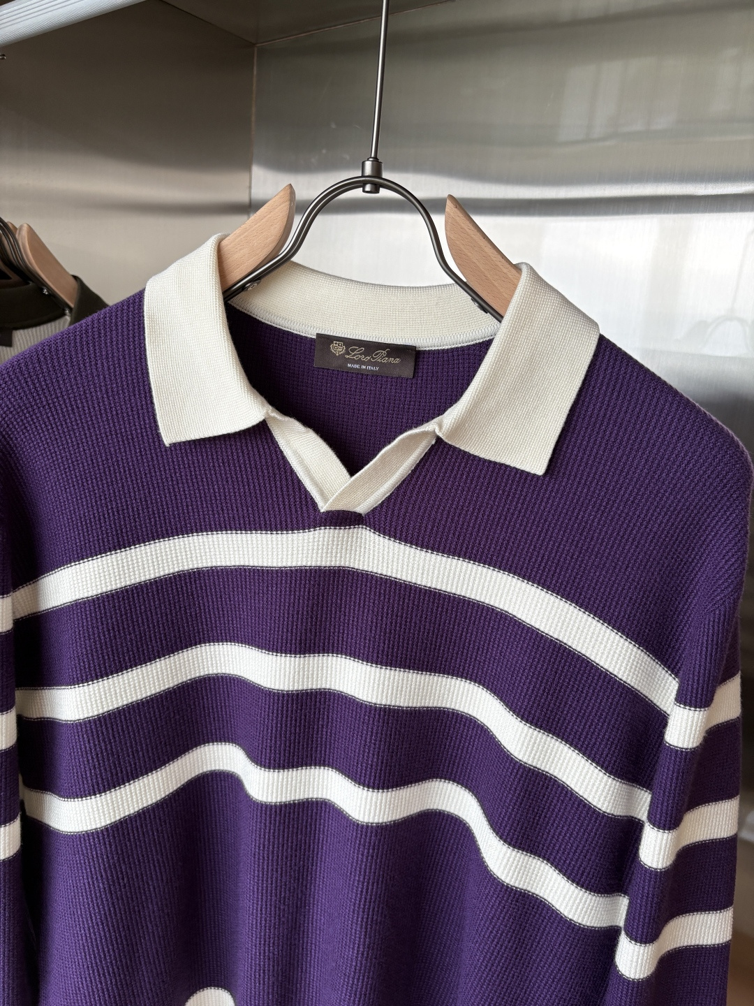 耗时王”菱形提花设计甄选超细优质纱线翻领短袖男士典藏款「耗时王」长袖针织奢雅工艺，触肤即高阶。

• 匠