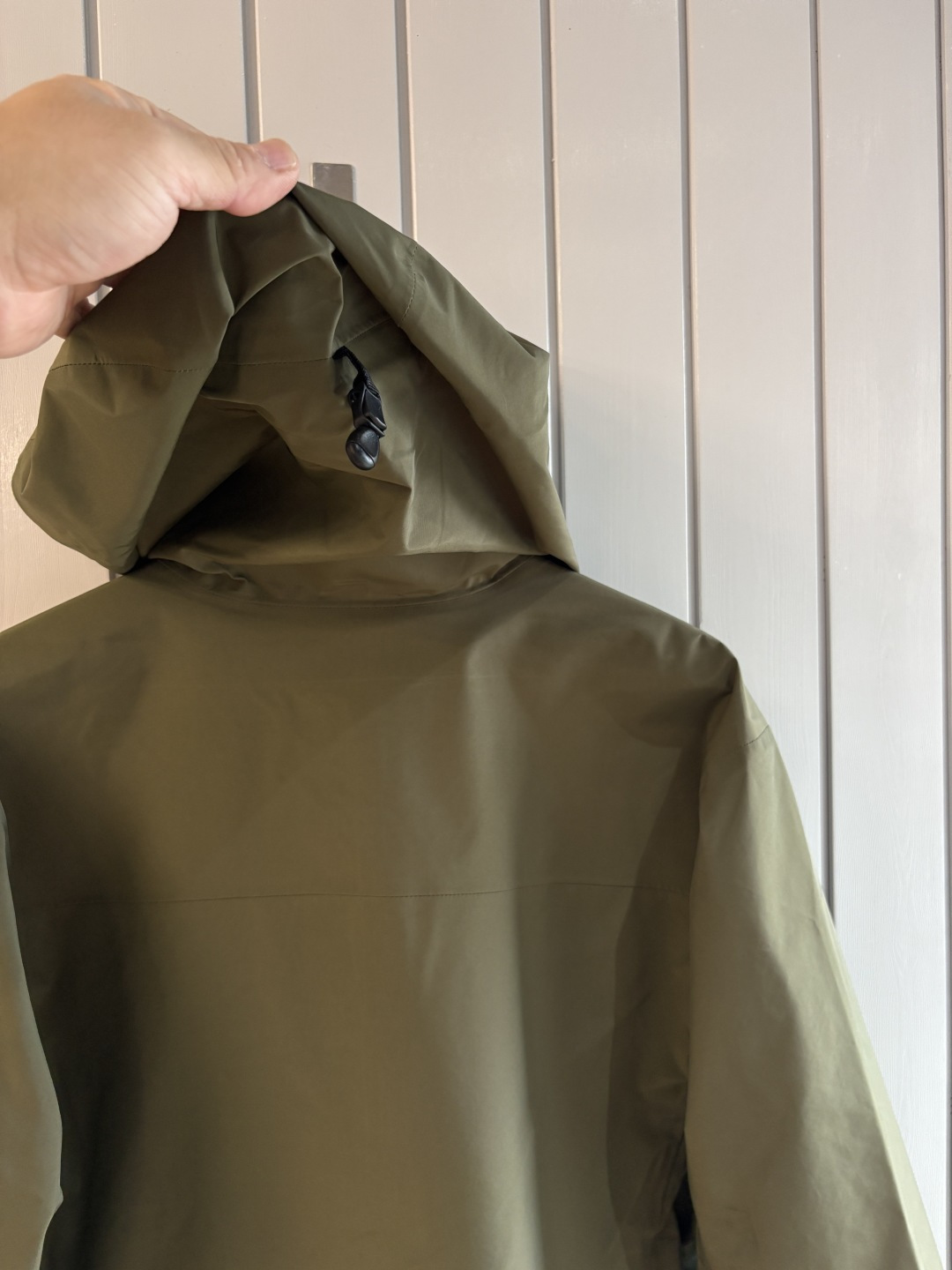 爆款 顶配 Beta SL冲锋衣是一款专为户外探险设计的高性能外套。采用GORE-TEX 面料。具备卓越