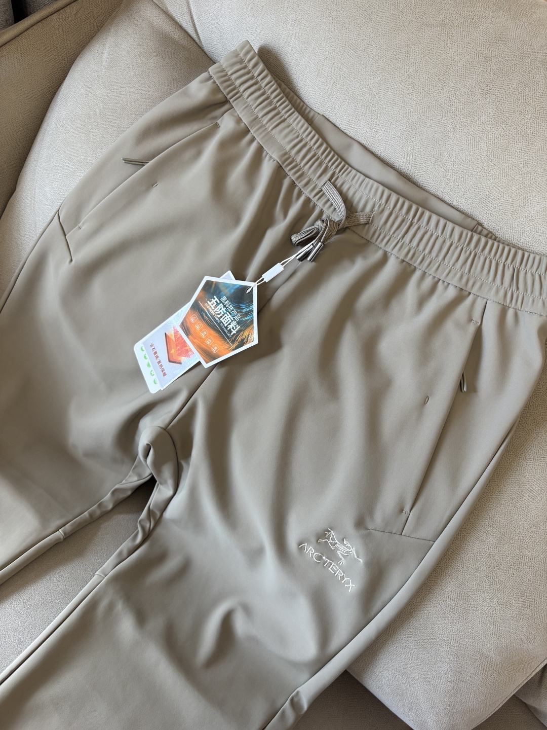 始祖2025夏季新款 秋冬休闲裤，专柜定制面料 透气舒适度高，细节无可挑剔，品牌元素设计理念，体现品质。