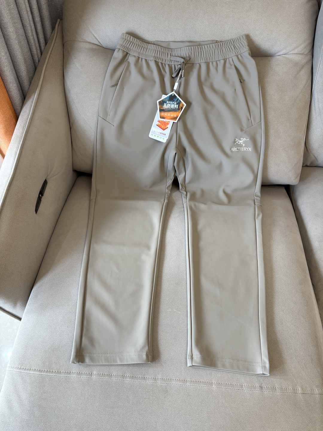 始祖2025夏季新款 秋冬休闲裤，专柜定制面料 透气舒适度高，细节无可挑剔，品牌元素设计理念，体现品质。