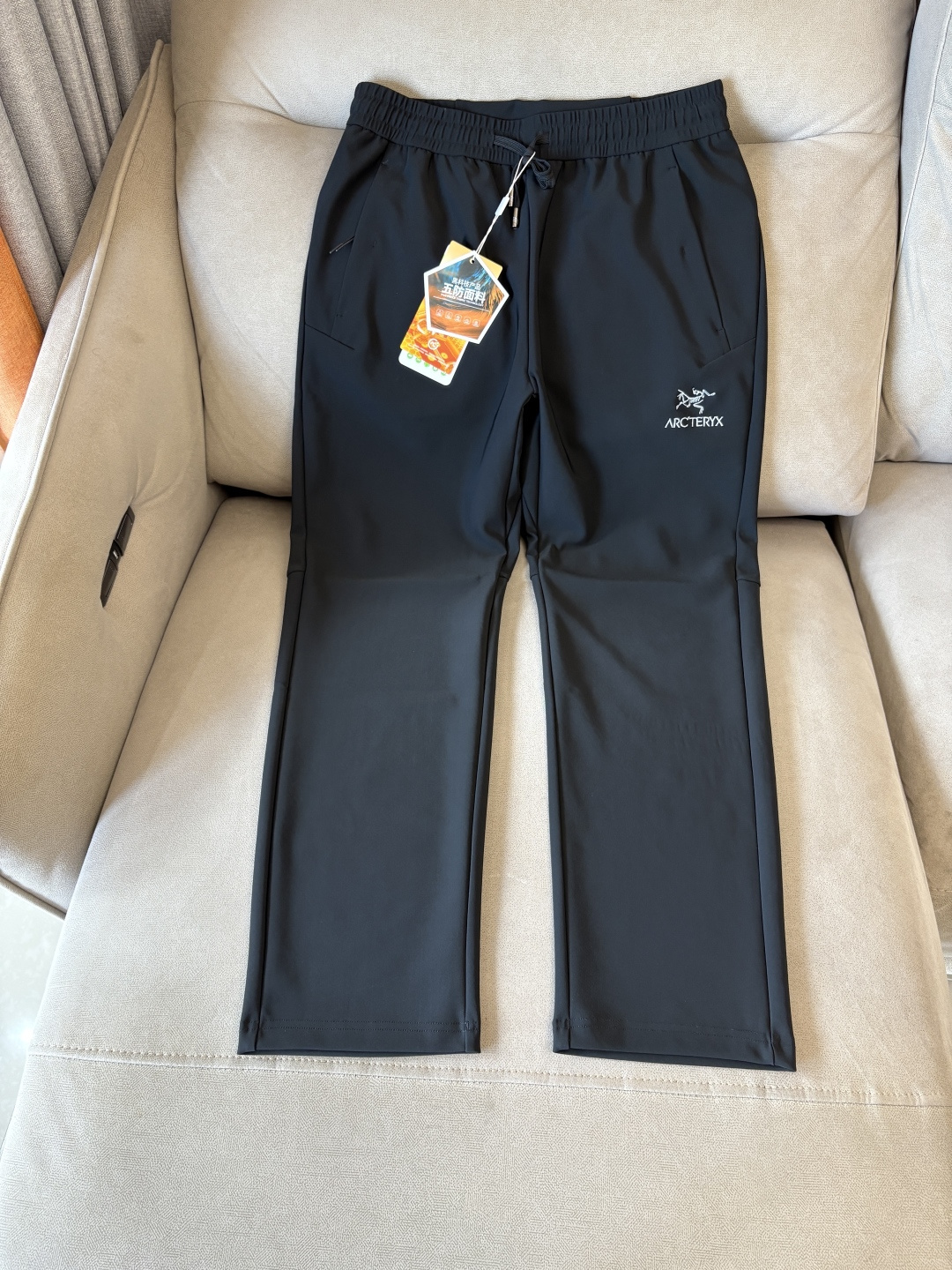 始祖2025夏季新款 秋冬休闲裤，专柜定制面料 透气舒适度高，细节无可挑剔，品牌元素设计理念，体现品质。