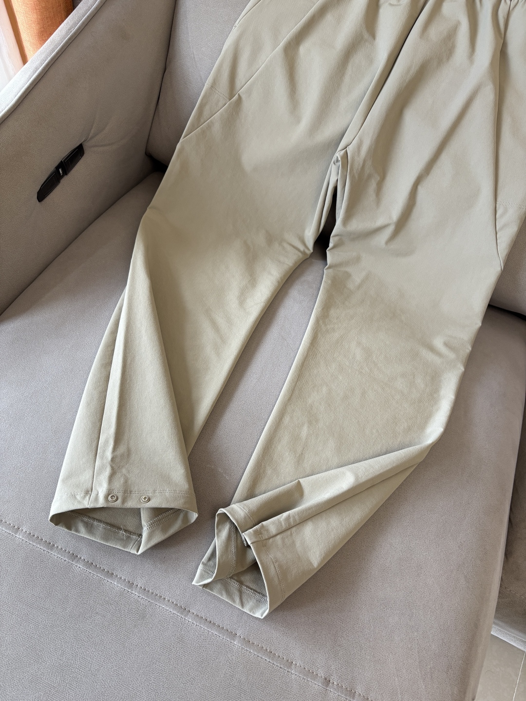 始祖2025夏季新款 秋冬休闲裤，专柜定制面料 透气舒适度高，细节无可挑剔，品牌元素设计理念，体现品质。