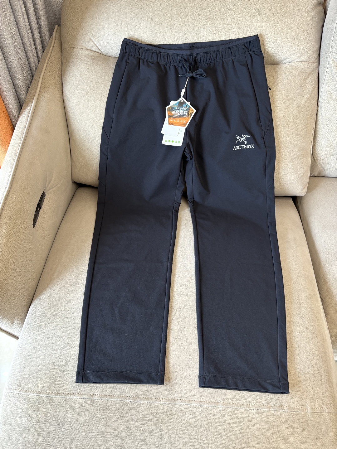 始祖2025夏季新款 秋冬休闲裤，专柜定制面料 透气舒适度高，细节无可挑剔，品牌元素设计理念，体现品质。