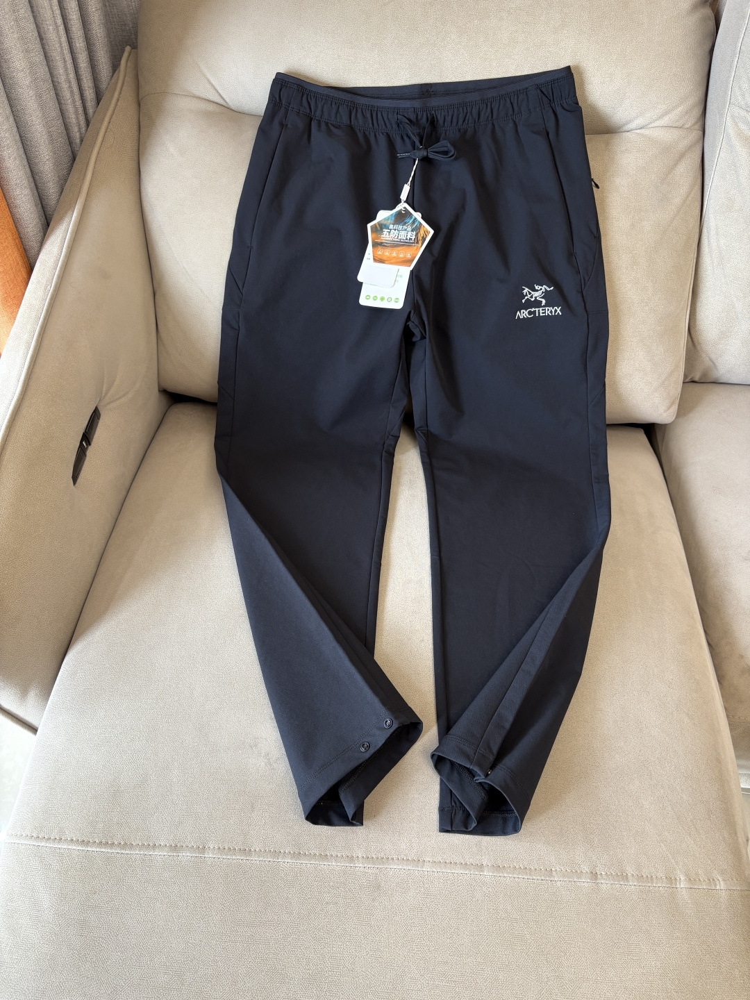 始祖2025夏季新款 秋冬休闲裤，专柜定制面料 透气舒适度高，细节无可挑剔，品牌元素设计理念，体现品质。