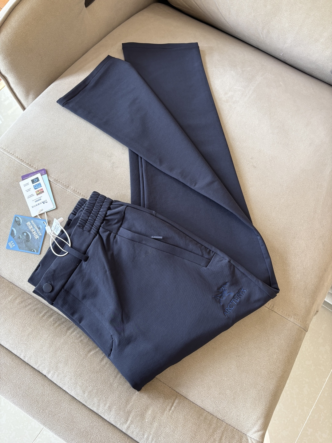 始祖2025夏季新款 秋冬休闲裤，专柜定制面料 透气舒适度高，细节无可挑剔，品牌元素设计理念，体现品质。