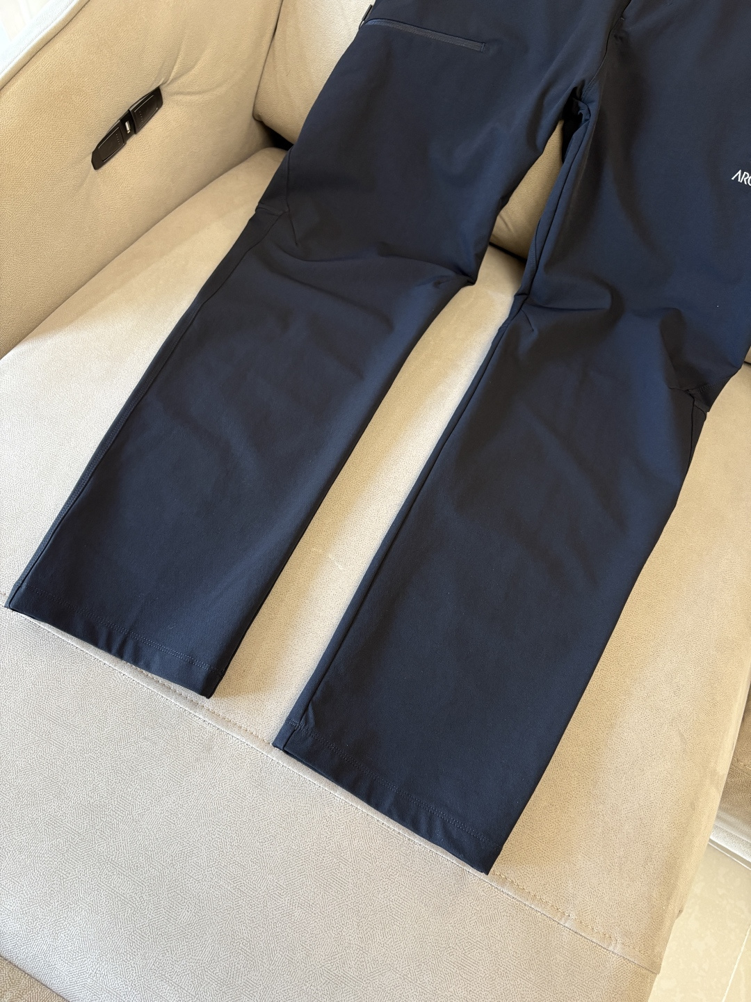 始祖2025夏季新款 秋冬休闲裤，专柜定制面料 透气舒适度高，细节无可挑剔，品牌元素设计理念，体现品质。