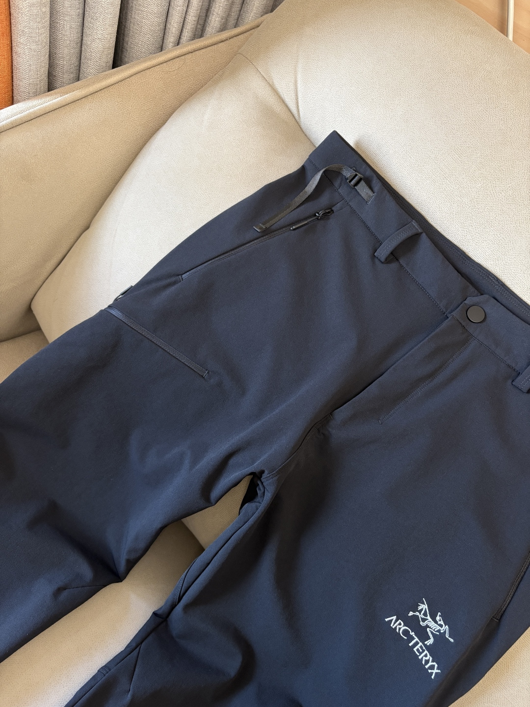 始祖2025夏季新款 秋冬休闲裤，专柜定制面料 透气舒适度高，细节无可挑剔，品牌元素设计理念，体现品质。