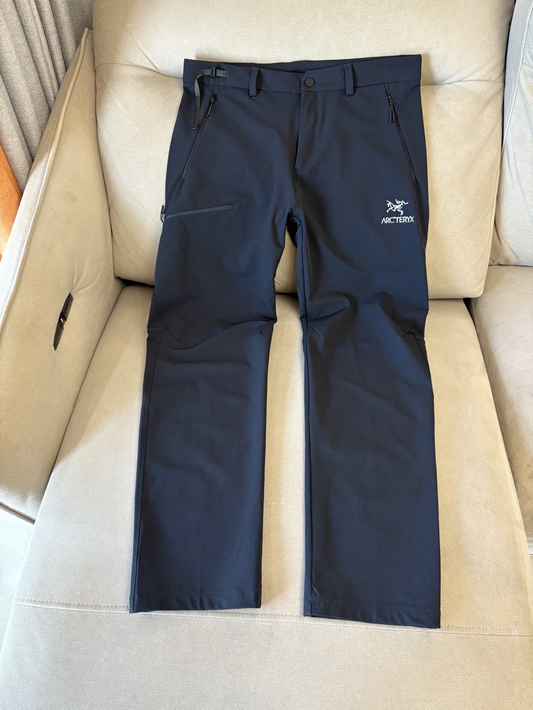 始祖2025夏季新款 秋冬休闲裤，专柜定制面料 透气舒适度高，细节无可挑剔，品牌元素设计理念，体现品质。