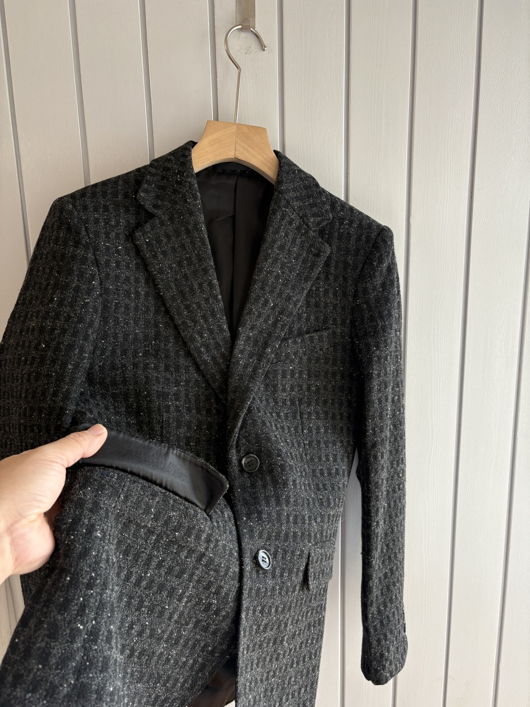 。lP🆕麻王”之称顶奢进口亚麻面料复古老钱风款式平驳领两粒扣斜插衬单西顶奢之选！Solbiati亚麻西装