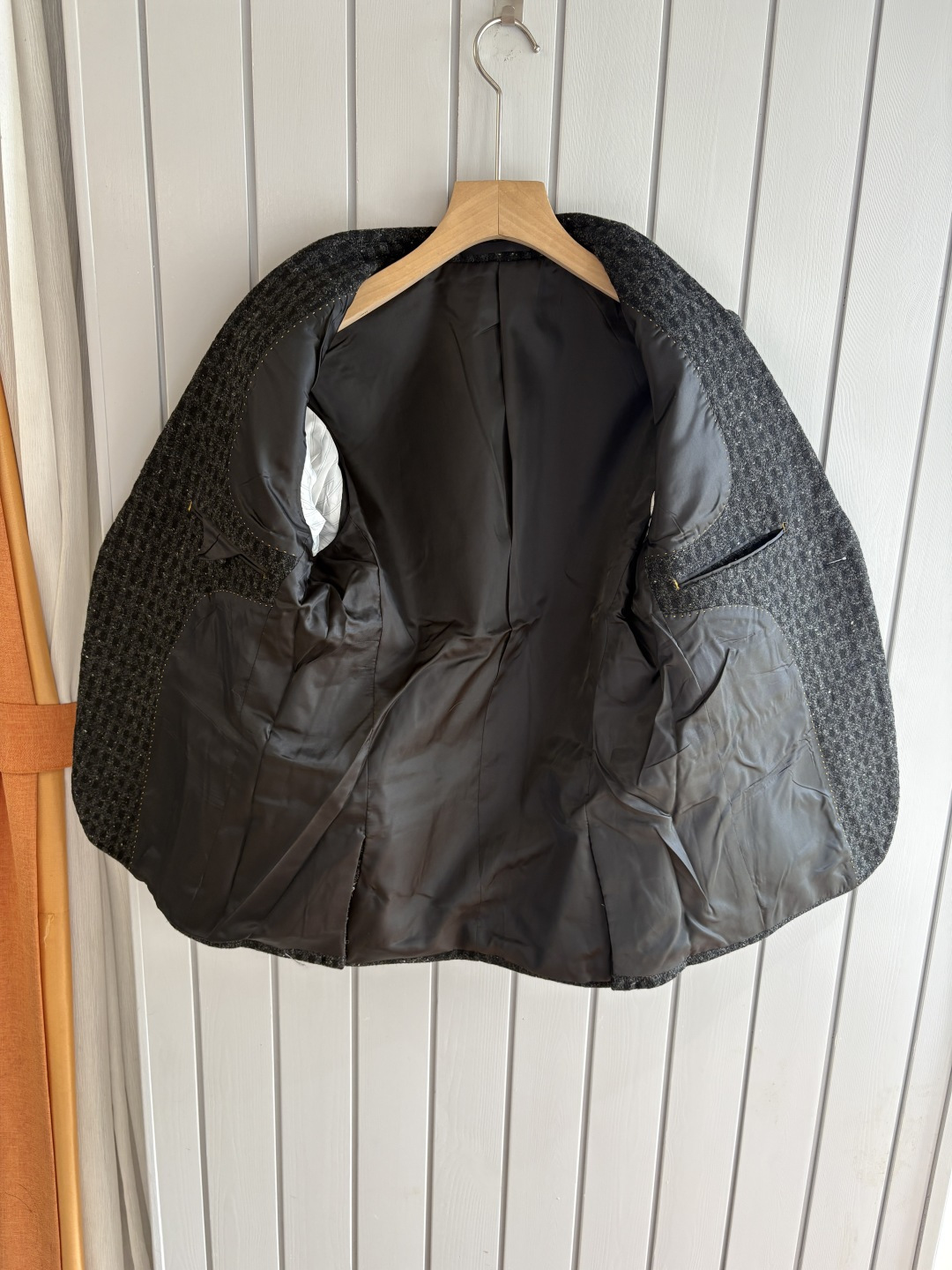 。lP🆕麻王”之称顶奢进口亚麻面料复古老钱风款式平驳领两粒扣斜插衬单西顶奢之选！Solbiati亚麻西装