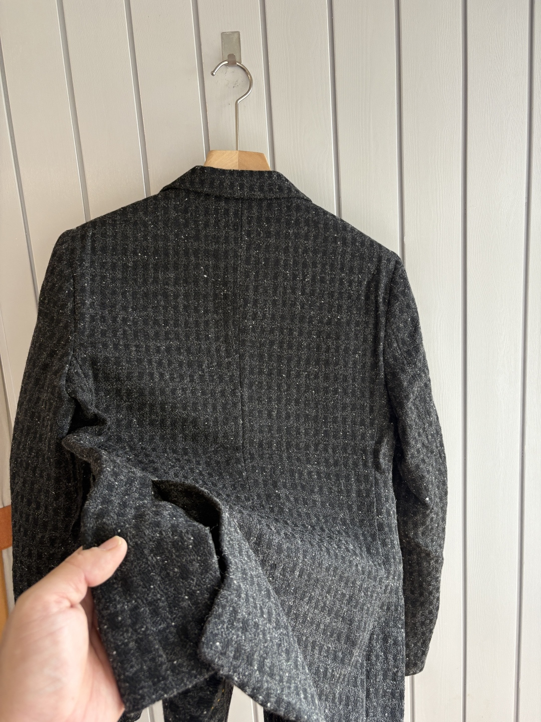 。lP🆕麻王”之称顶奢进口亚麻面料复古老钱风款式平驳领两粒扣斜插衬单西顶奢之选！Solbiati亚麻西装