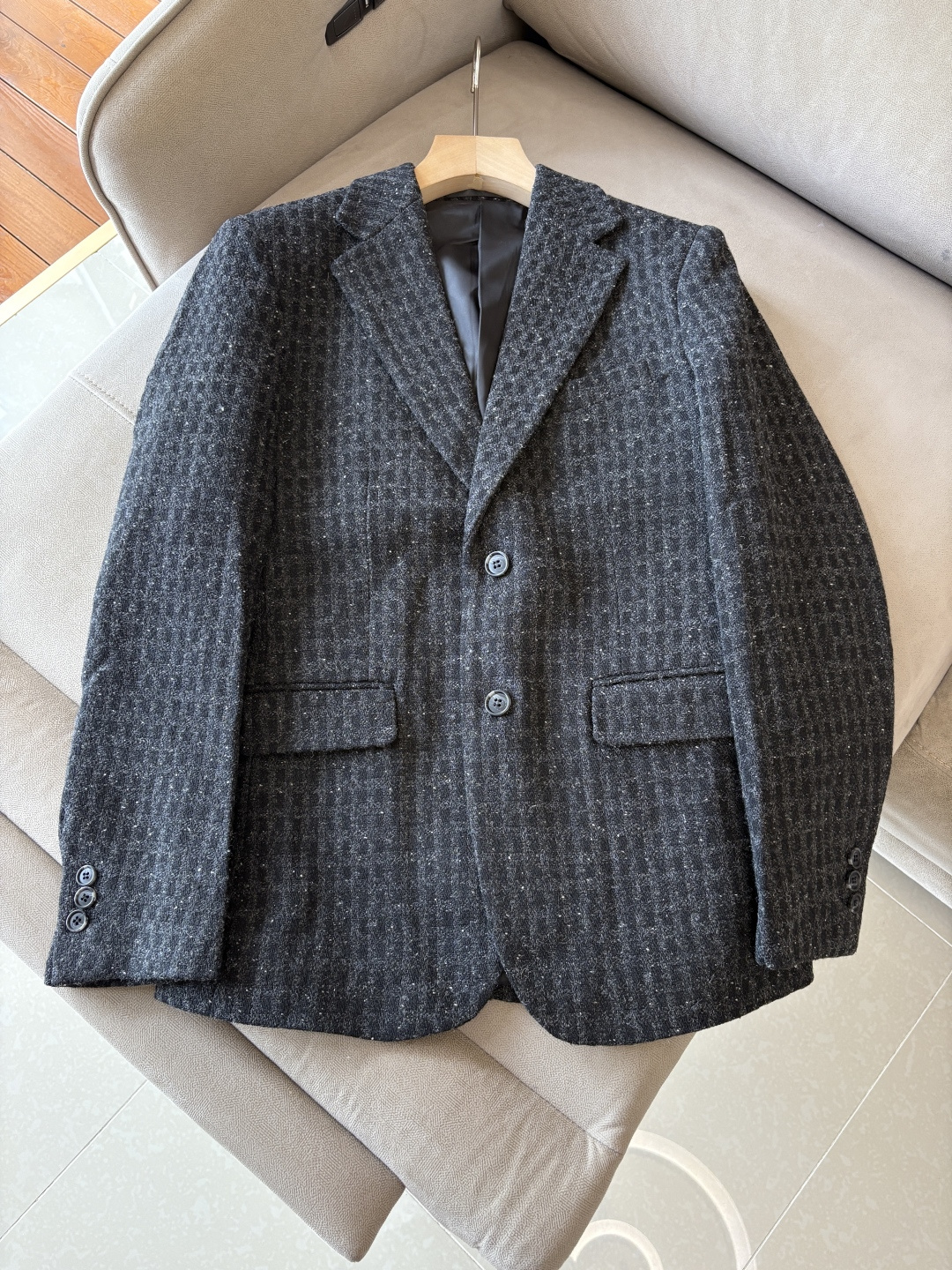 。lP🆕麻王”之称顶奢进口亚麻面料复古老钱风款式平驳领两粒扣斜插衬单西顶奢之选！Solbiati亚麻西装