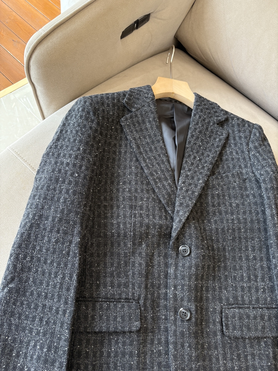 。lP🆕麻王”之称顶奢进口亚麻面料复古老钱风款式平驳领两粒扣斜插衬单西顶奢之选！Solbiati亚麻西装