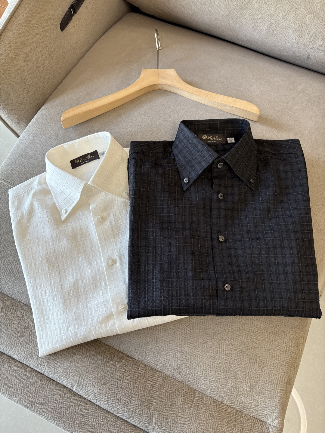 NO:613777,L;P hot style recommendation!  Casual plaid shirts have always been an indispensable item in this season. A good shirt highlights more than just temperament. The counter style has unique details. Burberry shirts pay great attention to quality. The classic styles are popular every year!  The details of the workmanship are very good, even a small button has details. It does not hurt the skin or clothes. The classic style is a good choice for outer wear and inner wear. The overall feeling is very elegant!  !  , especially slim, slim and good-looking. If you like it, come and get it~ Size M-4XL FFF001,,burberry,shirts,alexander wang19860909L;P爆款推荐！休闲格子衬衫,一直以来都是这个季节必不可少的单品 一件好的衬衫凸显的不仅仅是气质, 专柜款 细节做的独一无二 巴宝莉衬衣很讲究品质 经典的款式每年都是爆款！做工的细节很到位,就连一个小扣子都有细节.不伤皮肤不伤衣服.经典的款式,外穿内搭都是很不错的选择,整体感觉非常有气质！！, 特别显瘦 修身好看 喜欢快来入手~ 尺码M-4XL FFF001,,burberry,shirts,alexander wang,Men's clothing