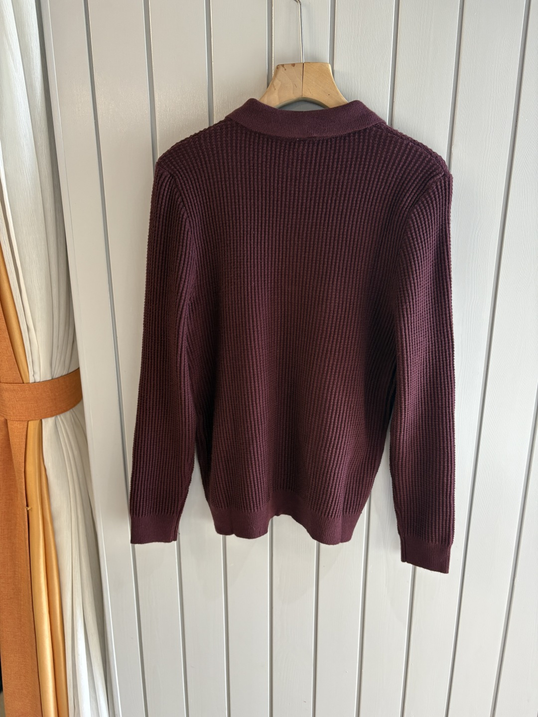 耗时王”菱形提花设计甄选超细优质纱线翻领短袖男士典藏款「耗时王」圆领奢雅工艺，触肤即高阶。• 匠心底蕴：