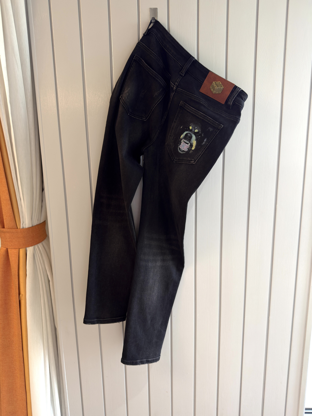 专柜🆕2025秋冬设计推荐 热卖牛仔裤🆕柔软亲肤面料 奢华头层牛皮腰牌 经典蓝洗水 专柜限量款 奢华感订