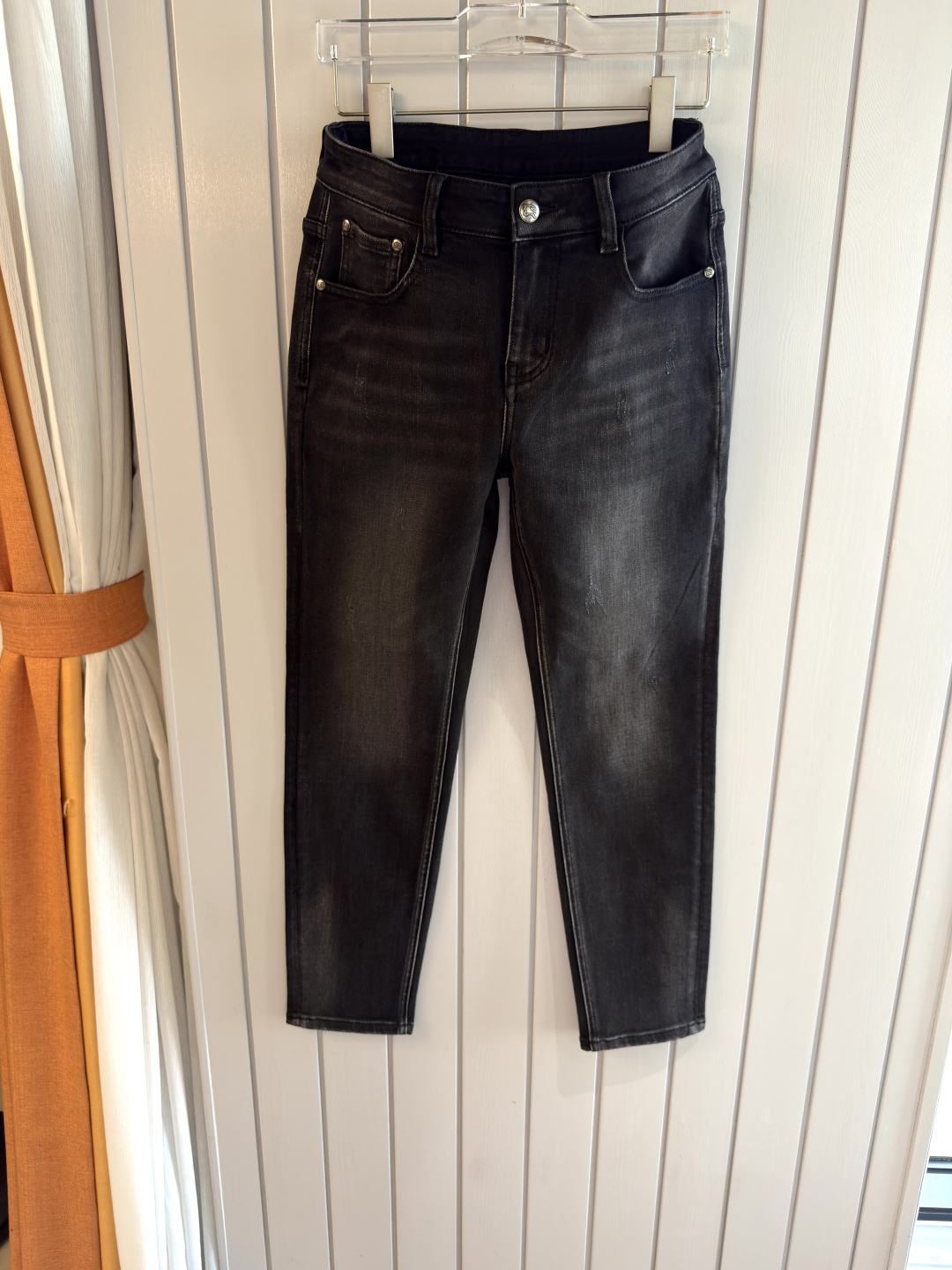 专柜🆕2025秋冬设计推荐 热卖牛仔裤🆕柔软亲肤面料 奢华头层牛皮腰牌 经典蓝洗水 专柜限量款 奢华感订