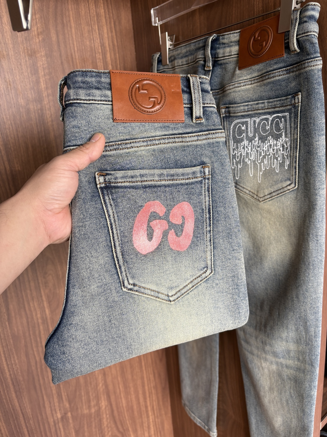 🌾退换🔥 专柜🆕2025秋冬设计推荐 热卖牛仔裤🆕柔软亲肤面料 奢华头层牛皮腰牌 经典蓝洗水 专柜限量款