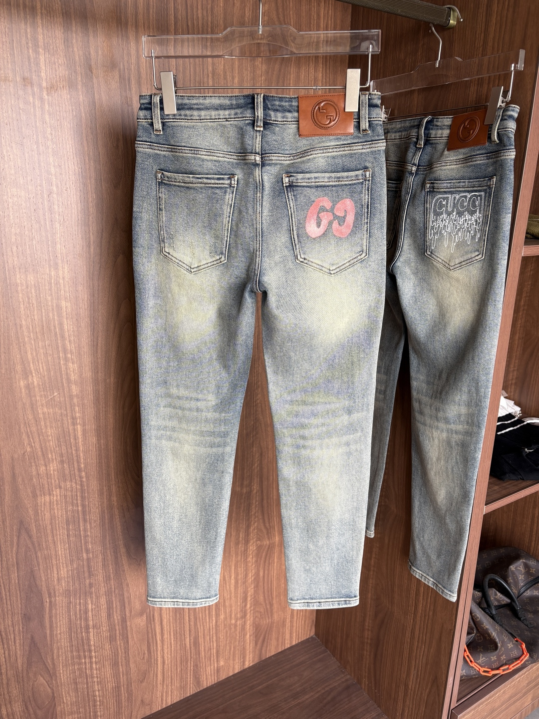 🌾退换🔥 专柜🆕2025秋冬设计推荐 热卖牛仔裤🆕柔软亲肤面料 奢华头层牛皮腰牌 经典蓝洗水 专柜限量款