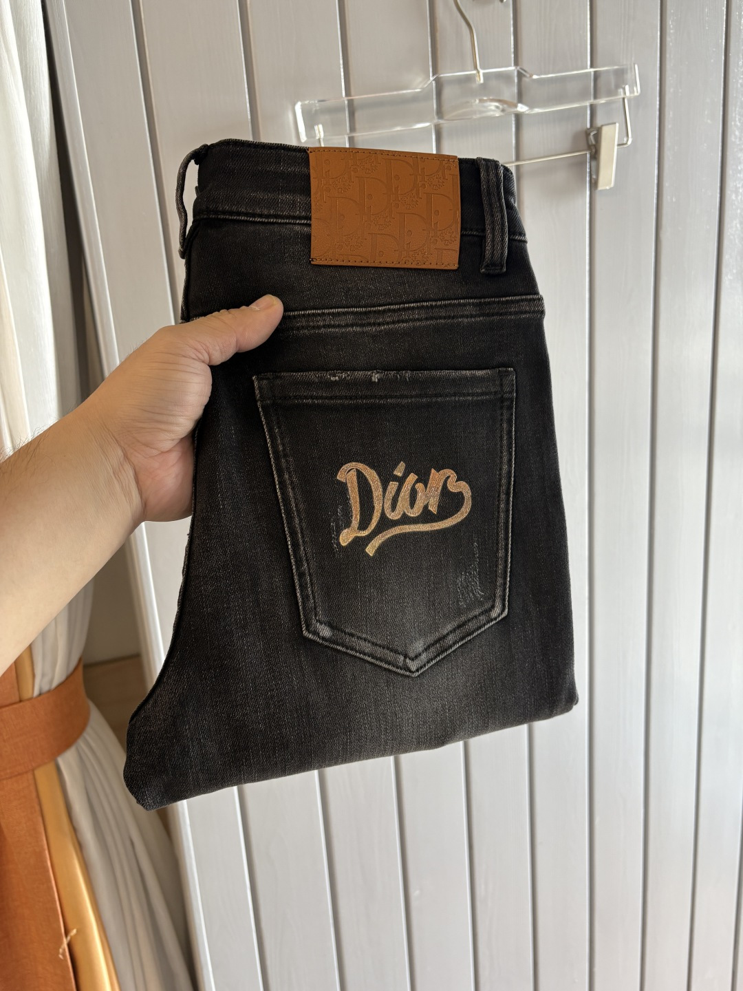 专柜🆕2025秋冬设计推荐 热卖牛仔裤🆕柔软亲肤面料 奢华头层牛皮腰牌 经典蓝洗水 专柜限量款 奢华感订