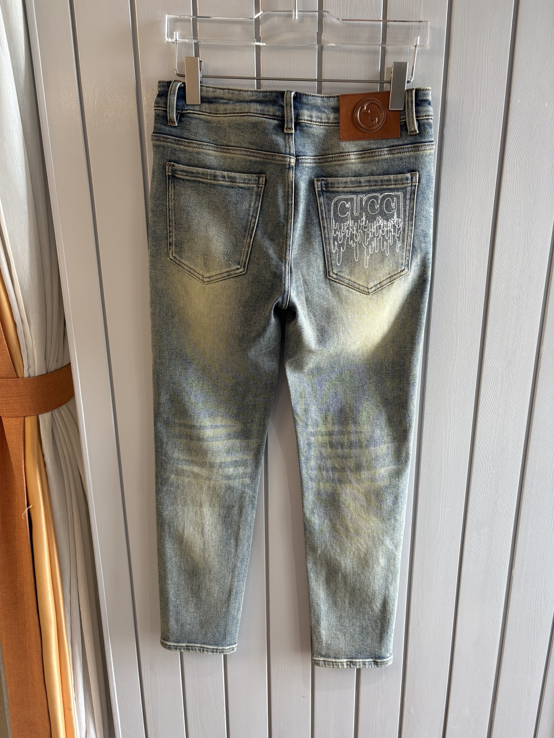 专柜🆕2025秋冬设计推荐 热卖牛仔裤🆕柔软亲肤面料 奢华头层牛皮腰牌 经典蓝洗水 专柜限量款 奢华感订