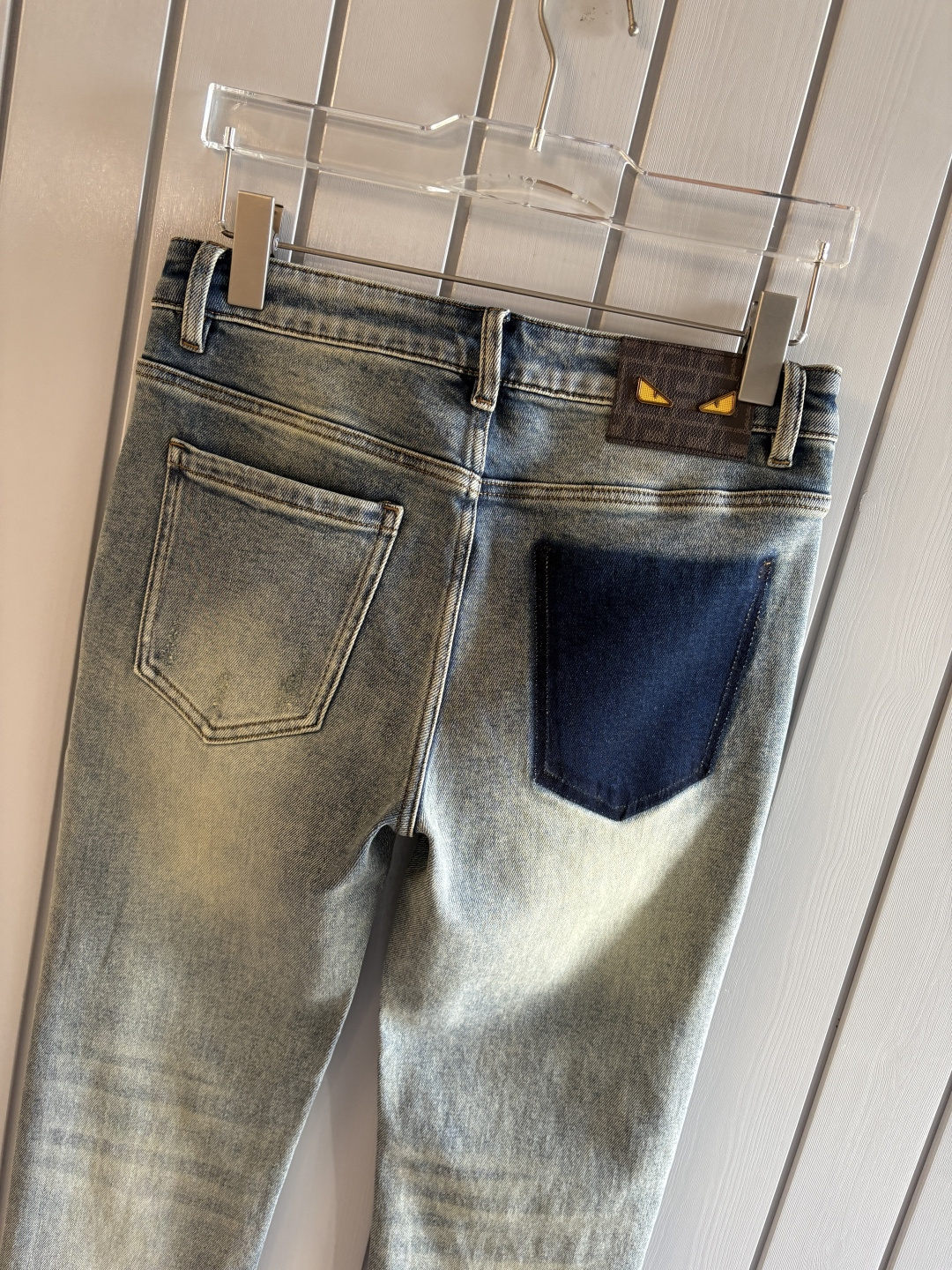 专柜🆕2025秋冬设计推荐 热卖牛仔裤🆕柔软亲肤面料 奢华头层牛皮腰牌 经典蓝洗水 专柜限量款 奢华感订