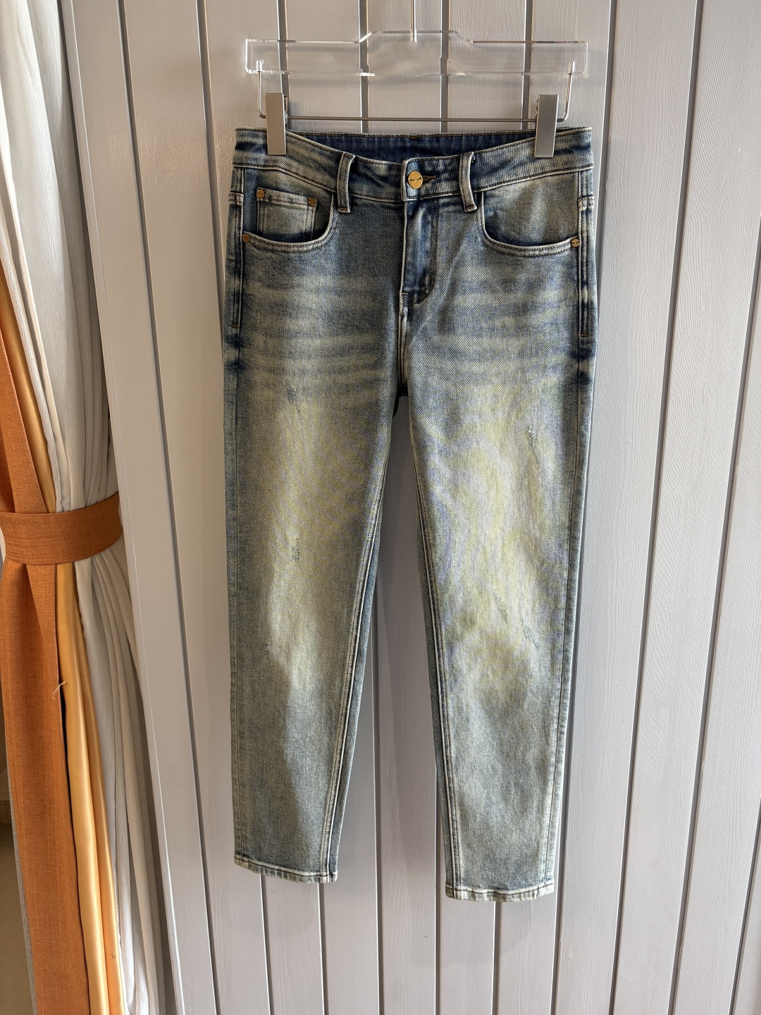 专柜🆕2025秋冬设计推荐 热卖牛仔裤🆕柔软亲肤面料 奢华头层牛皮腰牌 经典蓝洗水 专柜限量款 奢华感订