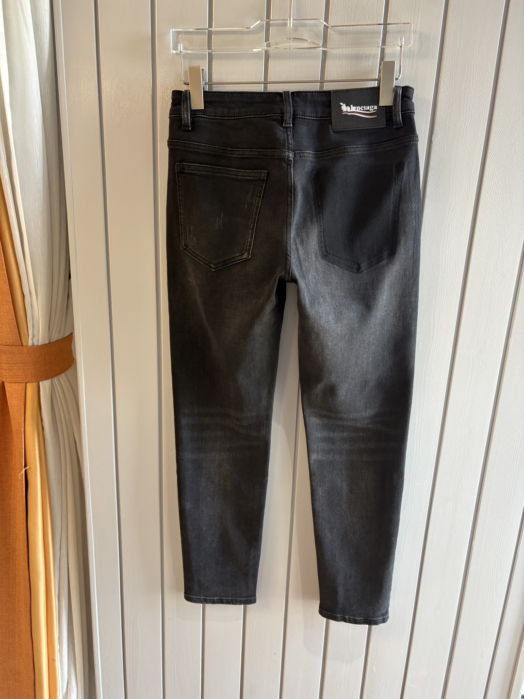 专柜🆕2025秋冬设计推荐 热卖牛仔裤🆕柔软亲肤面料 奢华头层牛皮腰牌 经典蓝洗水 专柜限量款 奢华感订