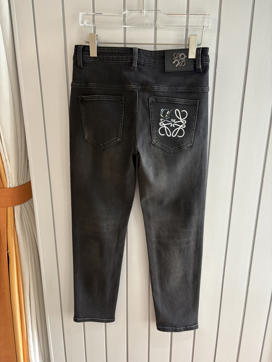 专柜🆕2025秋冬设计推荐 热卖牛仔裤🆕柔软亲肤面料 奢华头层牛皮腰牌 经典蓝洗水 专柜限量款 奢华感订