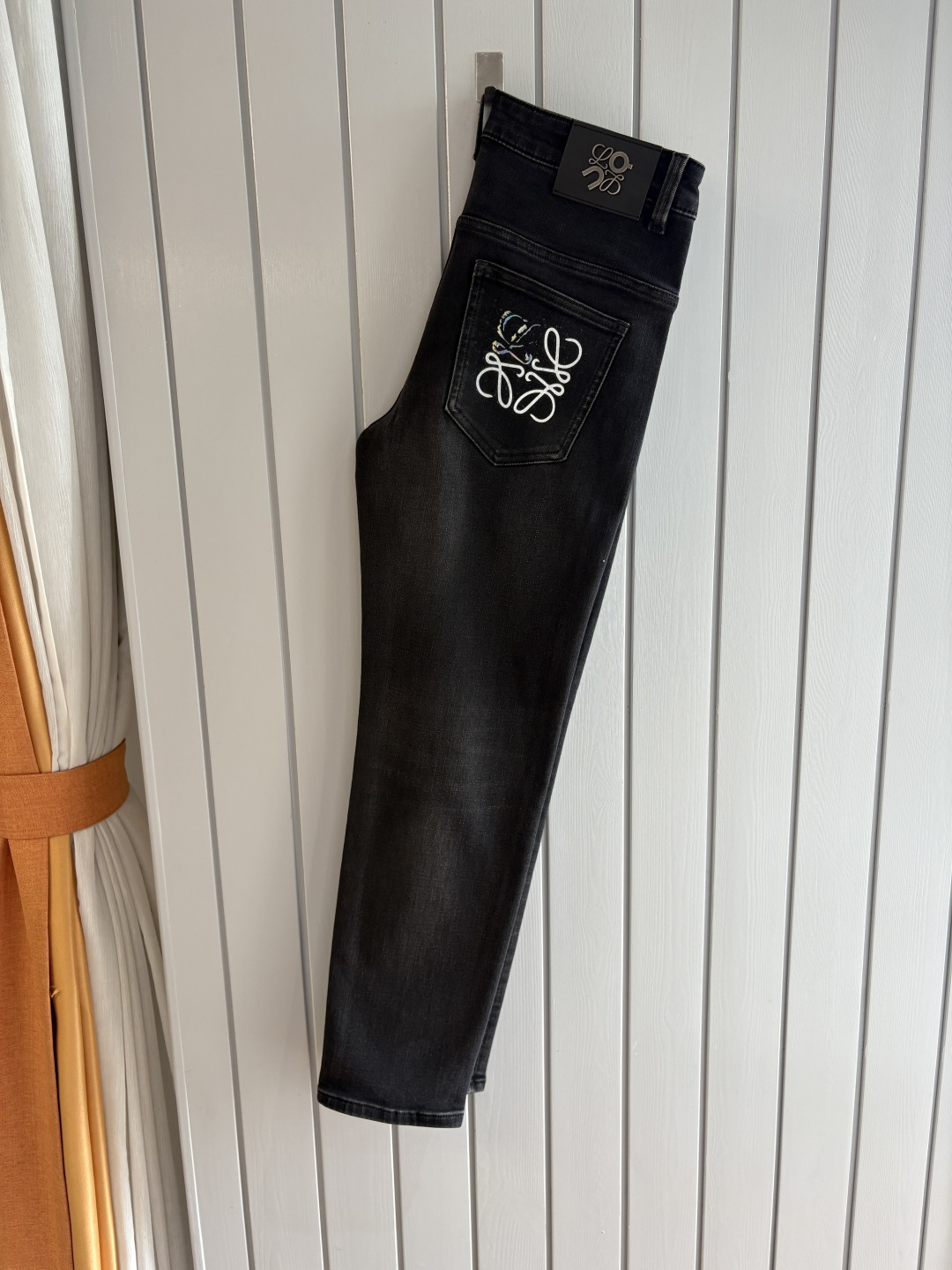 专柜🆕2025秋冬设计推荐 热卖牛仔裤🆕柔软亲肤面料 奢华头层牛皮腰牌 经典蓝洗水 专柜限量款 奢华感订