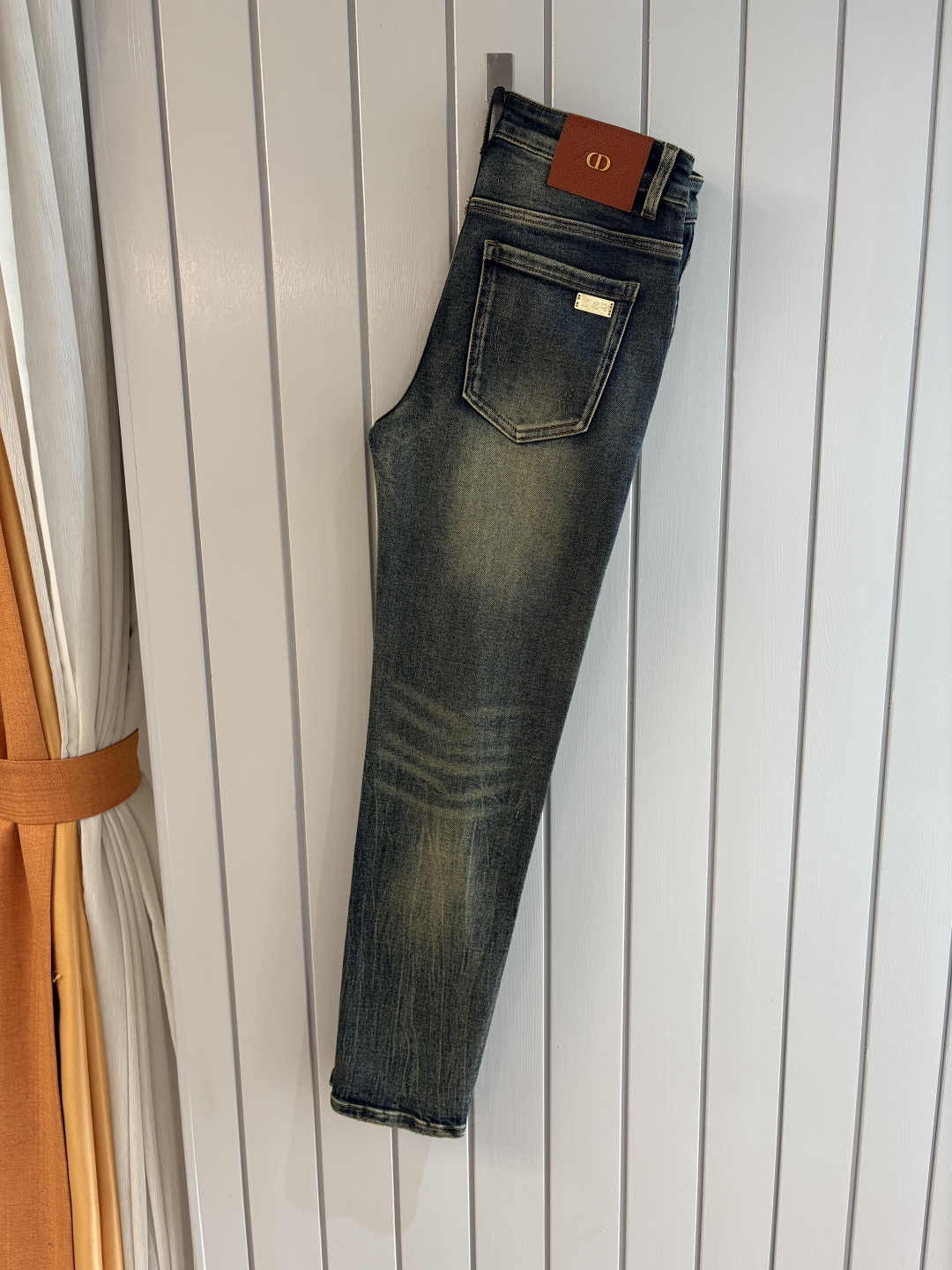 专柜🆕2025秋冬设计推荐 热卖牛仔裤🆕柔软亲肤面料 奢华头层牛皮腰牌 经典蓝洗水 专柜限量款 奢华感订