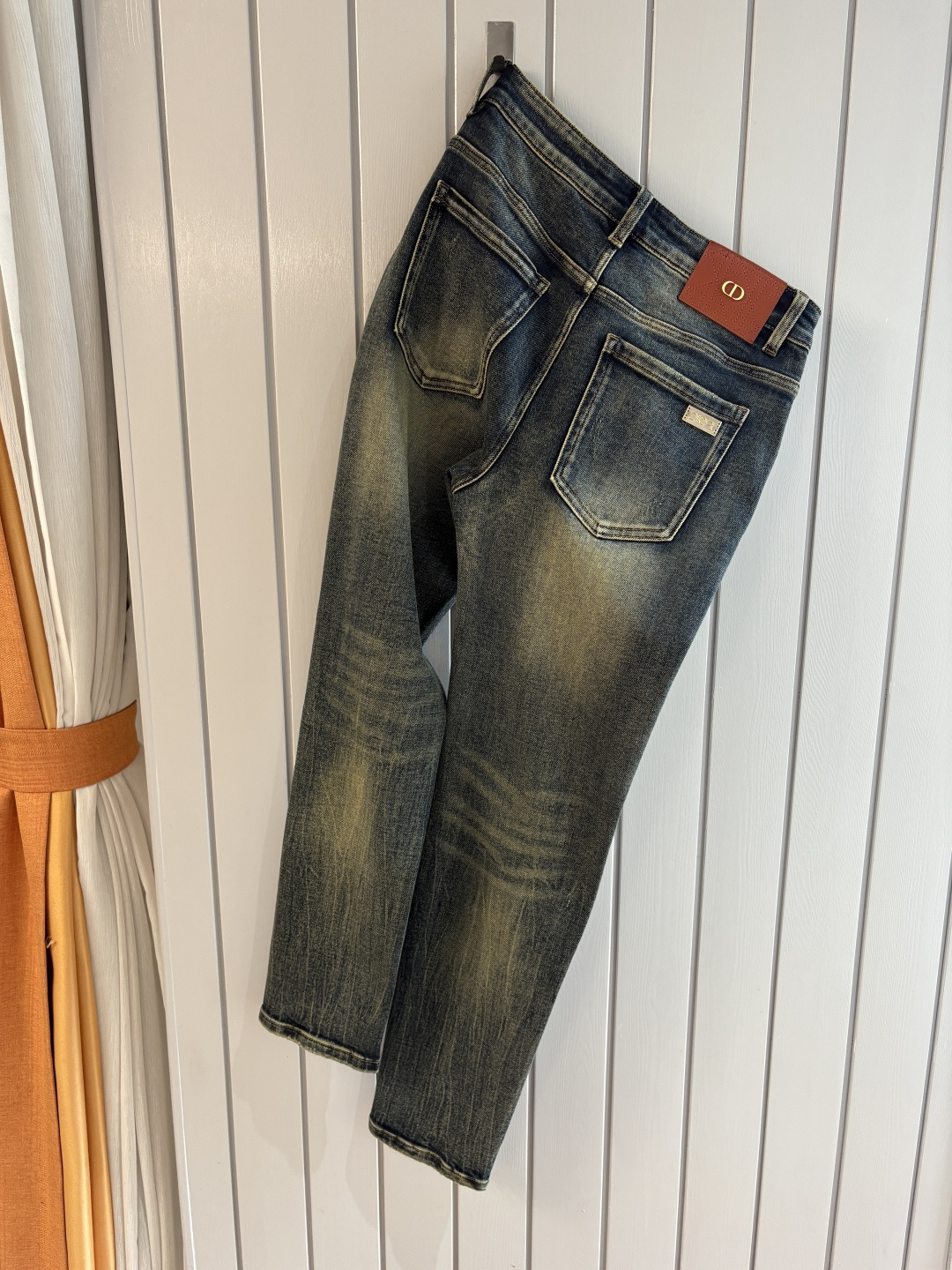 专柜🆕2025秋冬设计推荐 热卖牛仔裤🆕柔软亲肤面料 奢华头层牛皮腰牌 经典蓝洗水 专柜限量款 奢华感订
