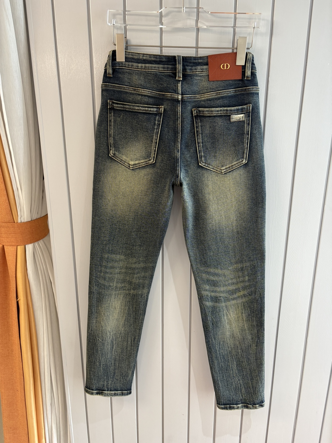 专柜🆕2025秋冬设计推荐 热卖牛仔裤🆕柔软亲肤面料 奢华头层牛皮腰牌 经典蓝洗水 专柜限量款 奢华感订
