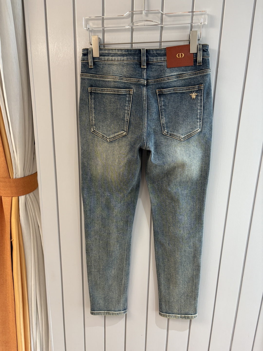 专柜🆕2025秋冬设计推荐 热卖牛仔裤🆕柔软亲肤面料 奢华头层牛皮腰牌 经典蓝洗水 专柜限量款 奢华感订