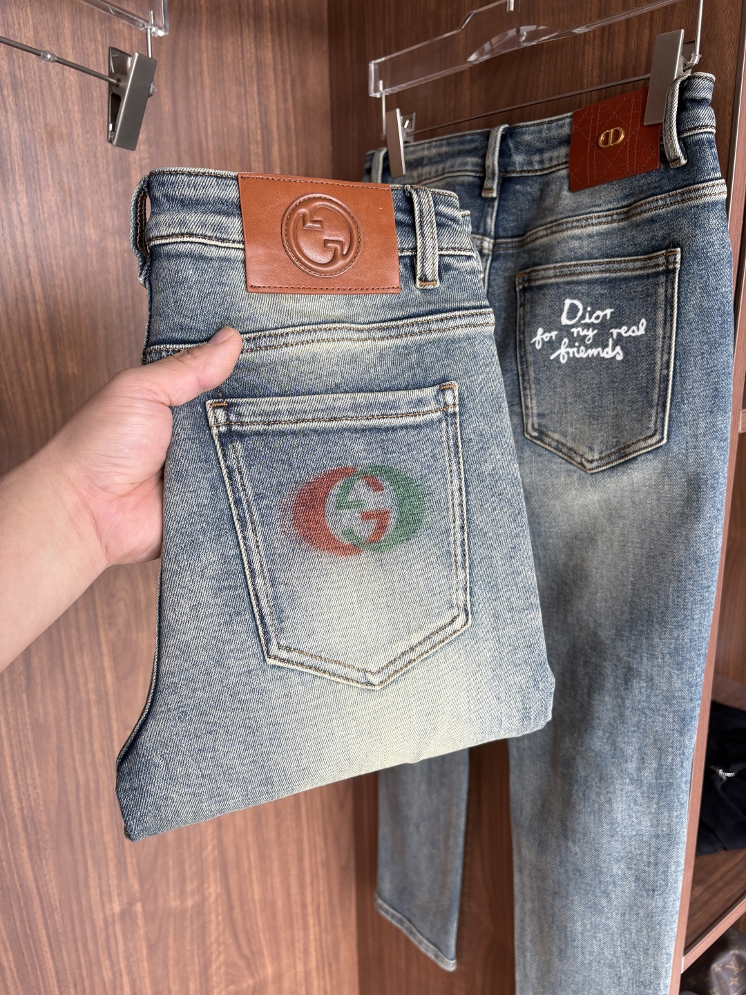 🌾退换🔥 专柜🆕2025秋冬设计推荐 热卖牛仔裤🆕柔软亲肤面料 奢华头层牛皮腰牌 经典蓝洗水 专柜限量款