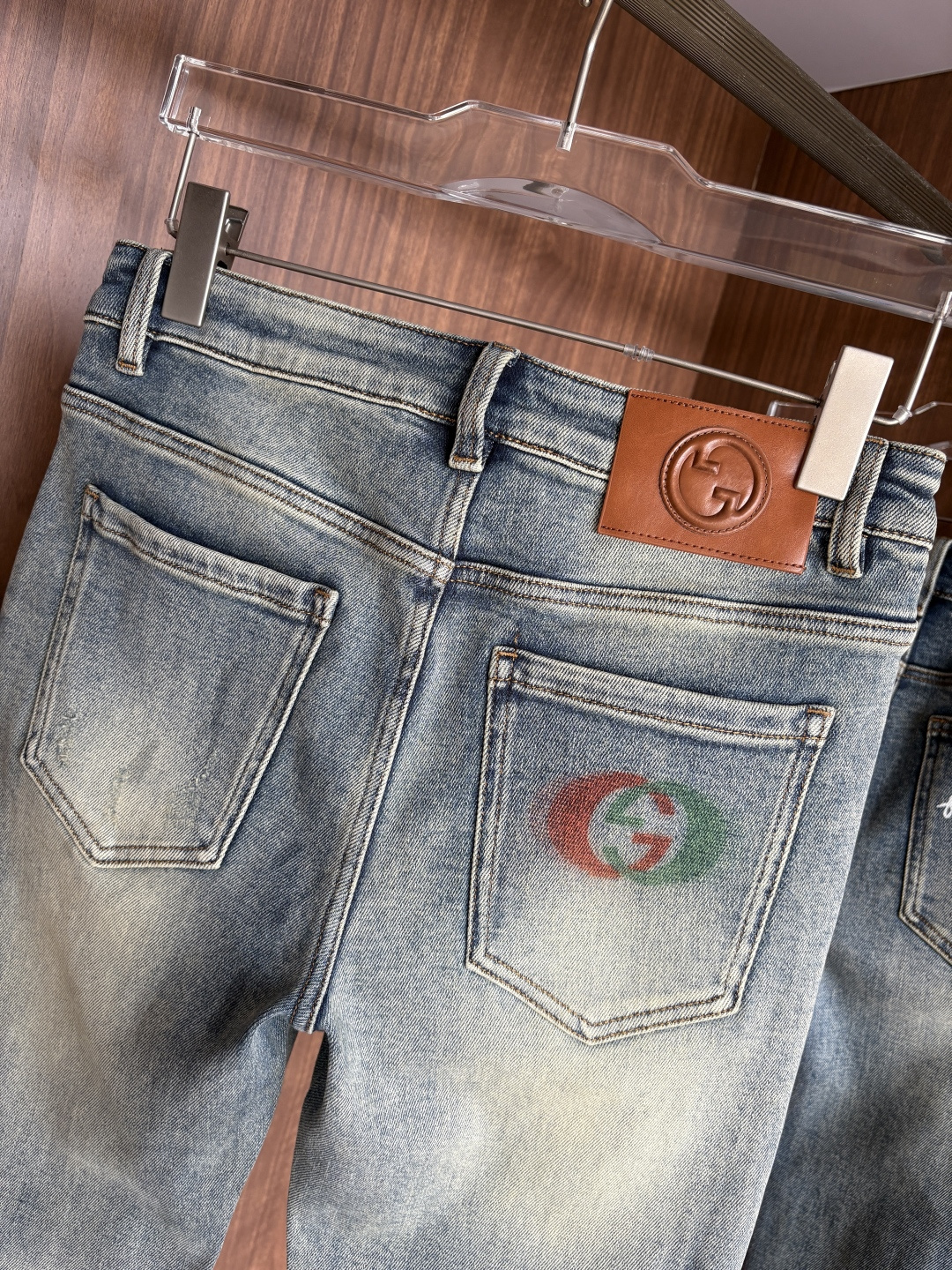 🌾退换🔥 专柜🆕2025秋冬设计推荐 热卖牛仔裤🆕柔软亲肤面料 奢华头层牛皮腰牌 经典蓝洗水 专柜限量款