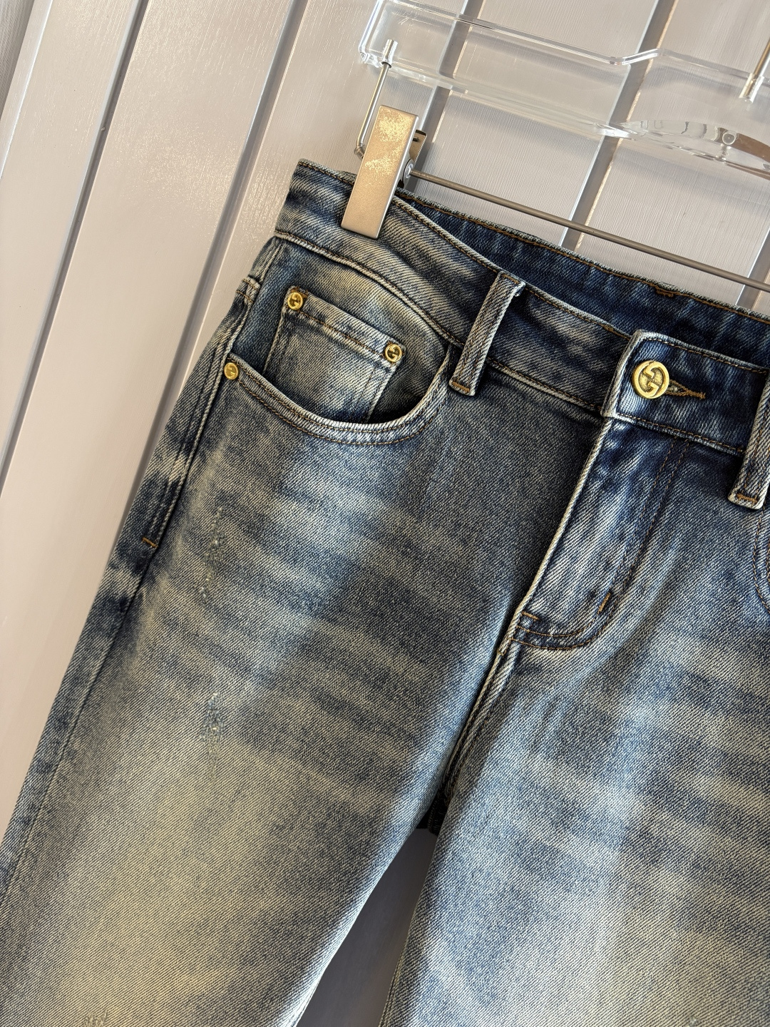 🌾退换🔥专柜🆕2025秋冬设计推荐 热卖牛仔裤🆕柔软亲肤面料 奢华头层牛皮腰牌 经典蓝洗水 专柜限量款 