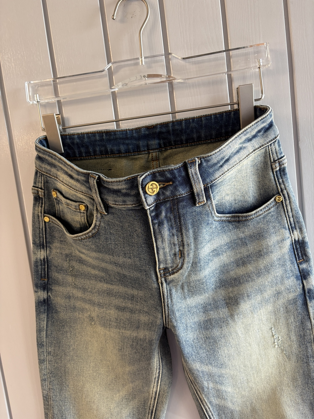 🌾退换🔥专柜🆕2025秋冬设计推荐 热卖牛仔裤🆕柔软亲肤面料 奢华头层牛皮腰牌 经典蓝洗水 专柜限量款 