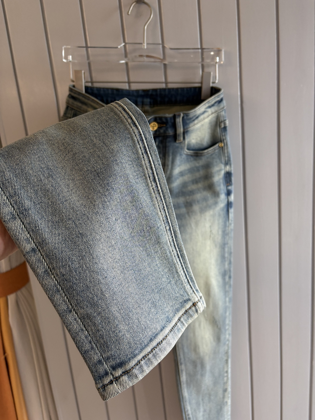 🌾退换🔥专柜🆕2025秋冬设计推荐 热卖牛仔裤🆕柔软亲肤面料 奢华头层牛皮腰牌 经典蓝洗水 专柜限量款 