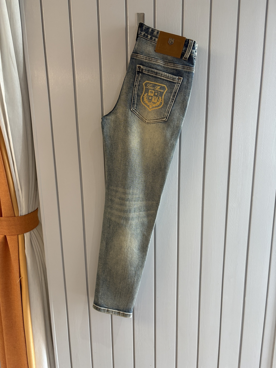 🌾退换🔥专柜🆕2025秋冬设计推荐 热卖牛仔裤🆕柔软亲肤面料 奢华头层牛皮腰牌 经典蓝洗水 专柜限量款 