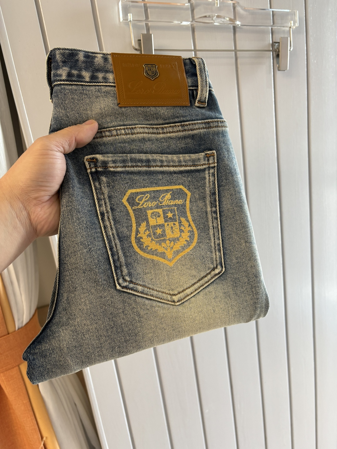 🌾退换🔥专柜🆕2025秋冬设计推荐 热卖牛仔裤🆕柔软亲肤面料 奢华头层牛皮腰牌 经典蓝洗水 专柜限量款 