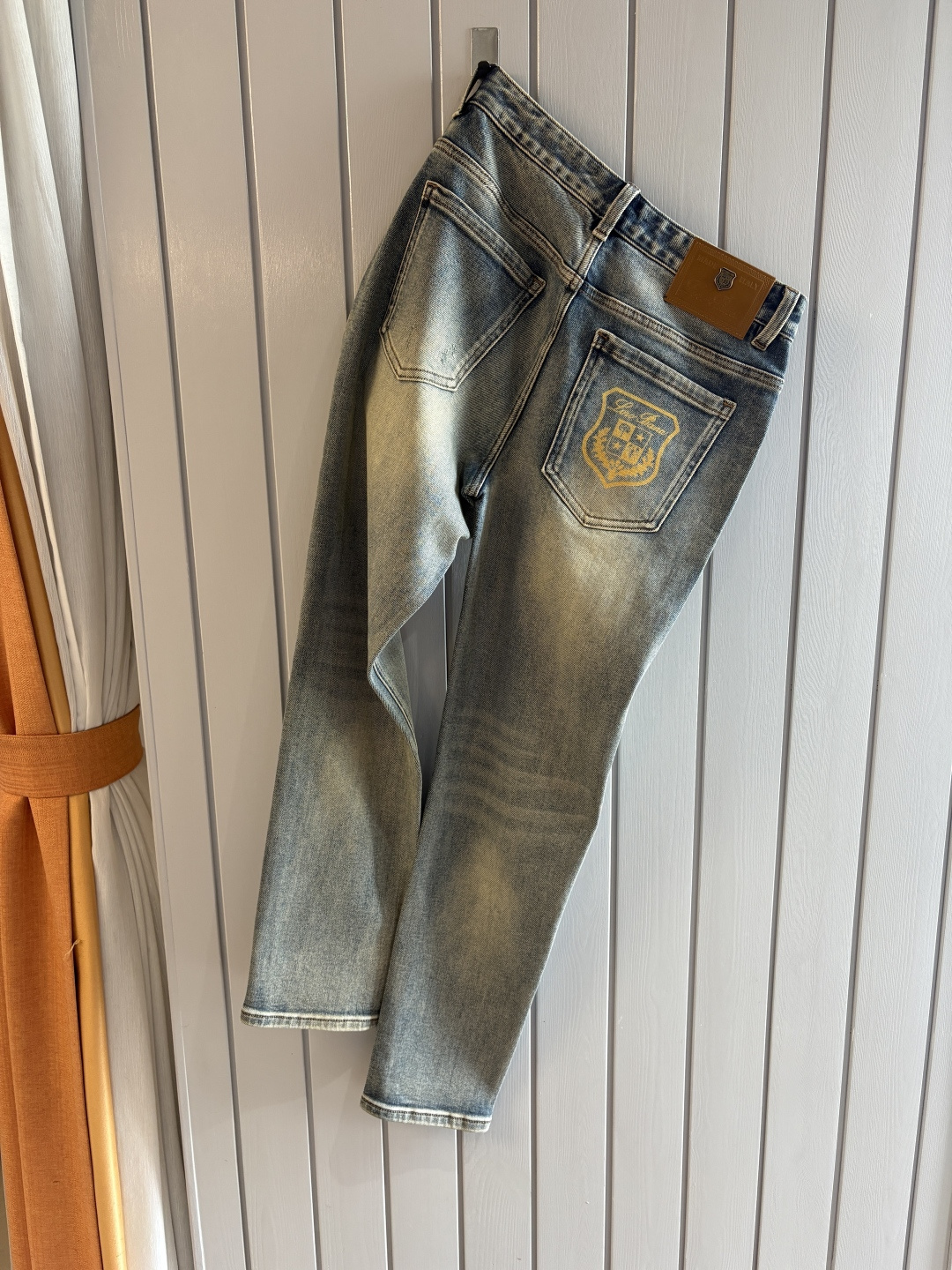 🌾退换🔥专柜🆕2025秋冬设计推荐 热卖牛仔裤🆕柔软亲肤面料 奢华头层牛皮腰牌 经典蓝洗水 专柜限量款 