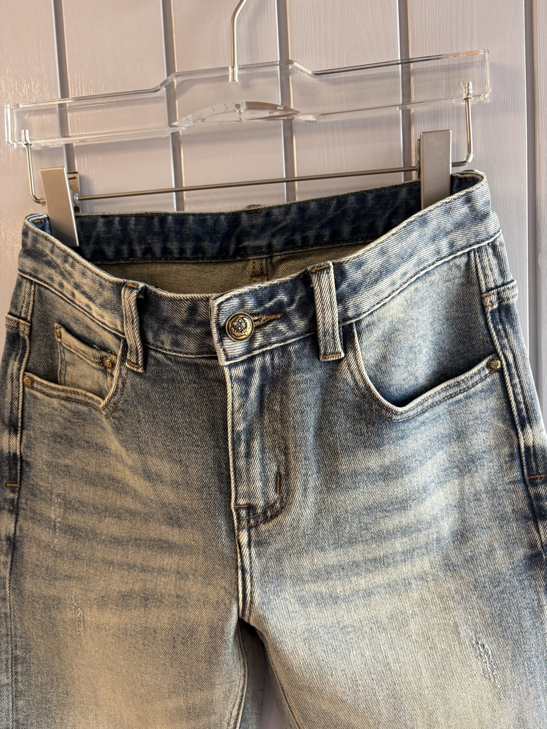 🌾退换🔥专柜🆕2025秋冬设计推荐 热卖牛仔裤🆕柔软亲肤面料 奢华头层牛皮腰牌 经典蓝洗水 专柜限量款 