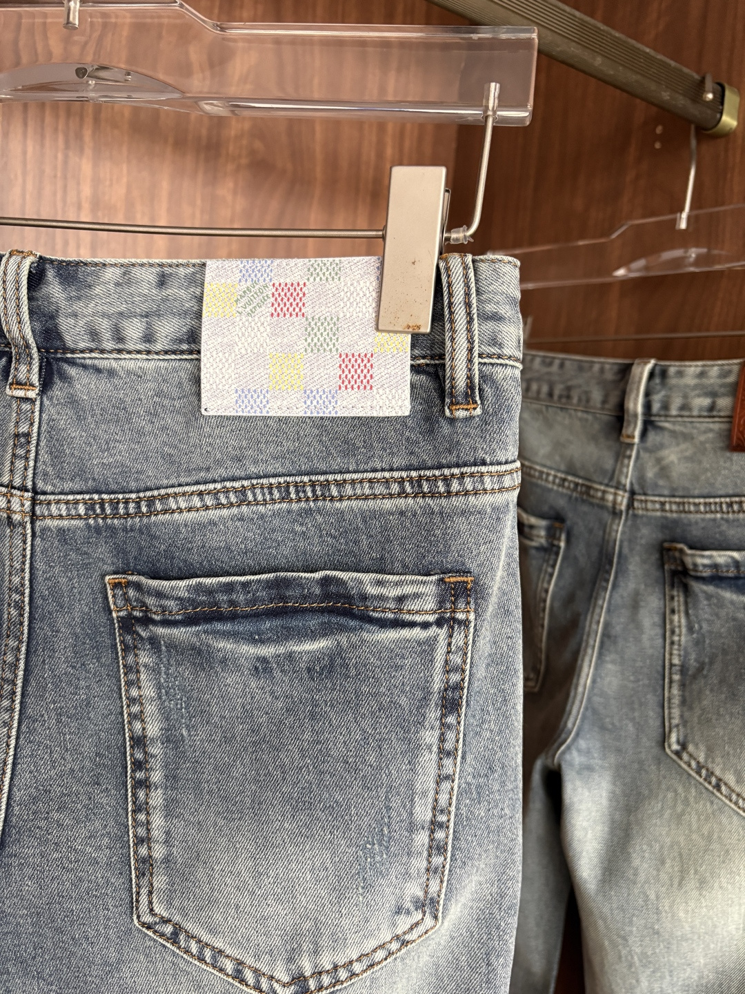 专柜🆕2026春夏设计推荐 热卖牛仔裤🆕柔软亲肤面料 奢华头层牛皮腰牌 经典蓝洗水 专柜限量款 奢华感订