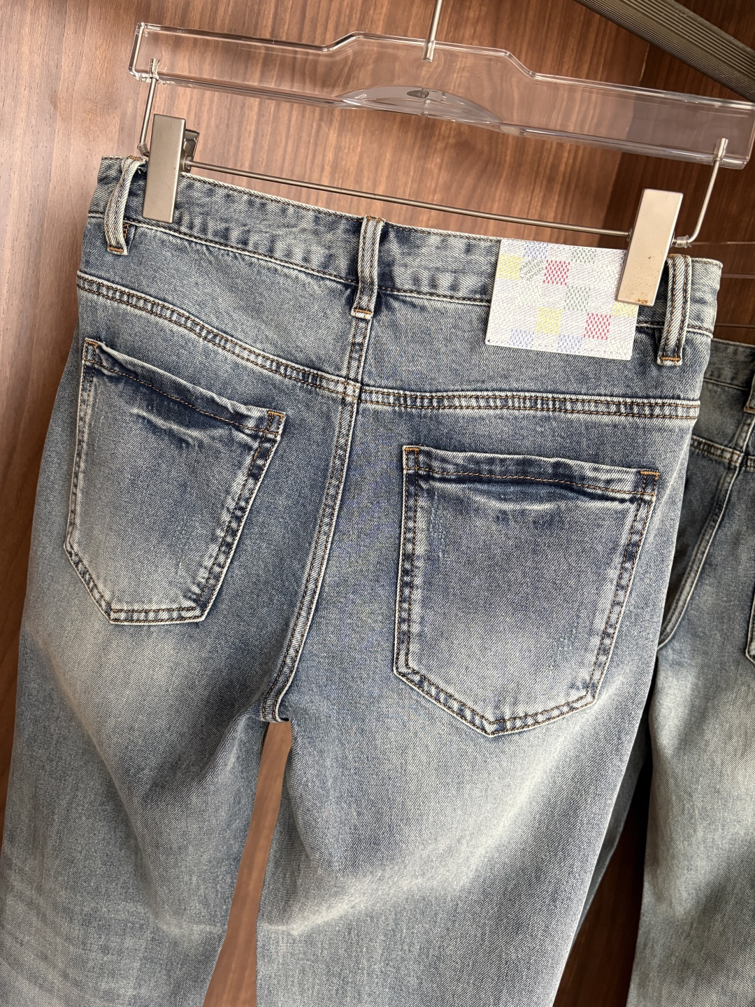 专柜🆕2026春夏设计推荐 热卖牛仔裤🆕柔软亲肤面料 奢华头层牛皮腰牌 经典蓝洗水 专柜限量款 奢华感订