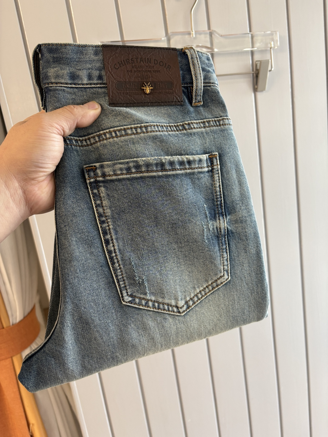 专柜🆕2026春夏设计推荐 热卖牛仔裤🆕柔软亲肤面料 奢华头层牛皮腰牌 经典蓝洗水 专柜限量款 奢华感订