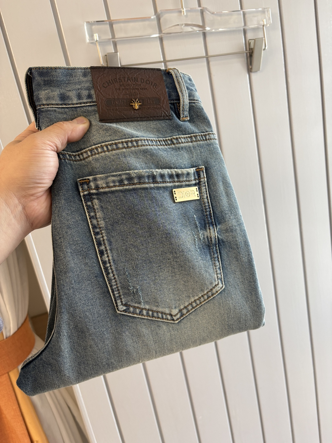 专柜🆕2026春夏设计推荐 热卖牛仔裤🆕柔软亲肤面料 奢华头层牛皮腰牌 经典蓝洗水 专柜限量款 奢华感订