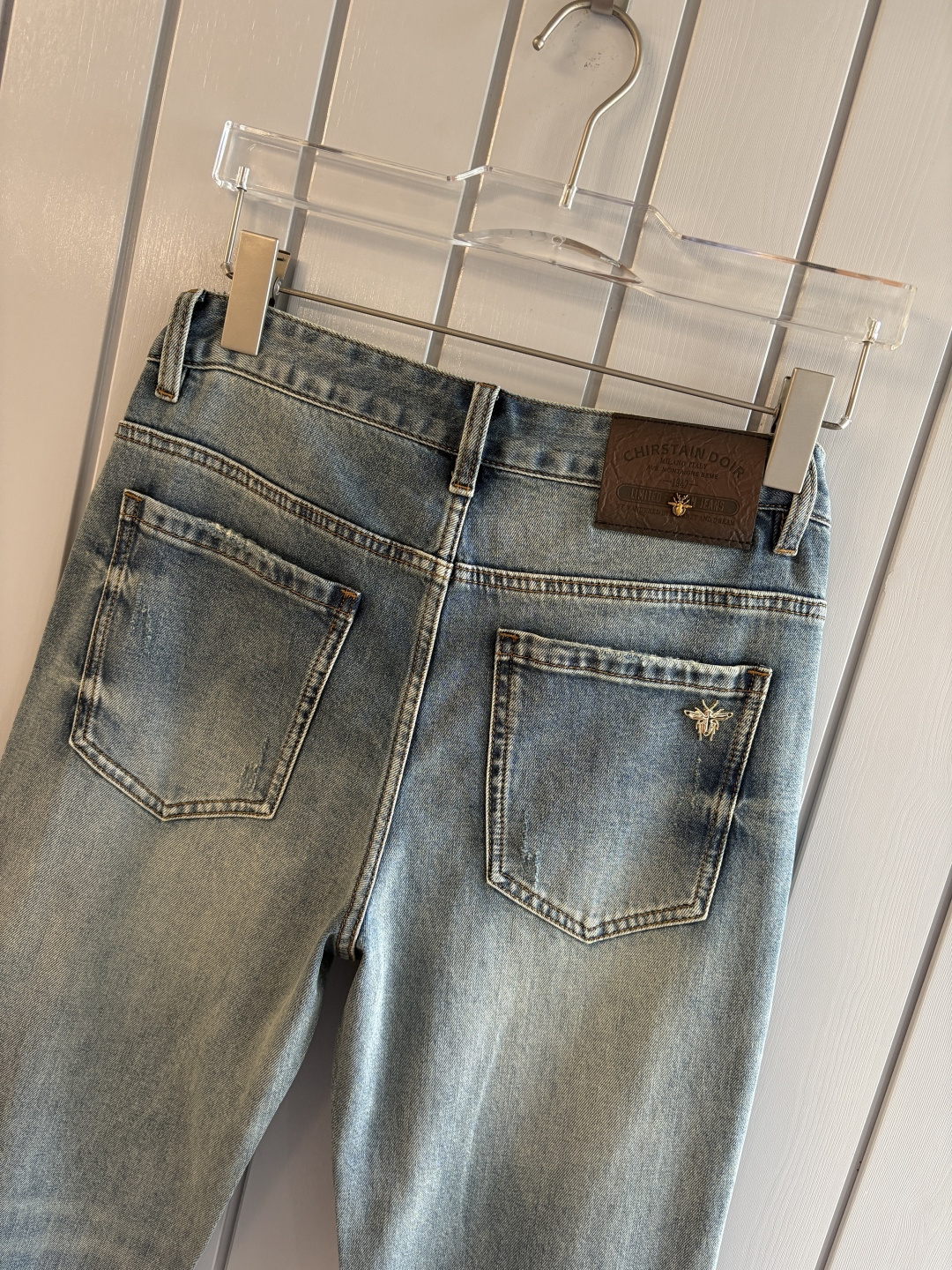 专柜🆕2026春夏设计推荐 热卖牛仔裤🆕柔软亲肤面料 奢华头层牛皮腰牌 经典蓝洗水 专柜限量款 奢华感订