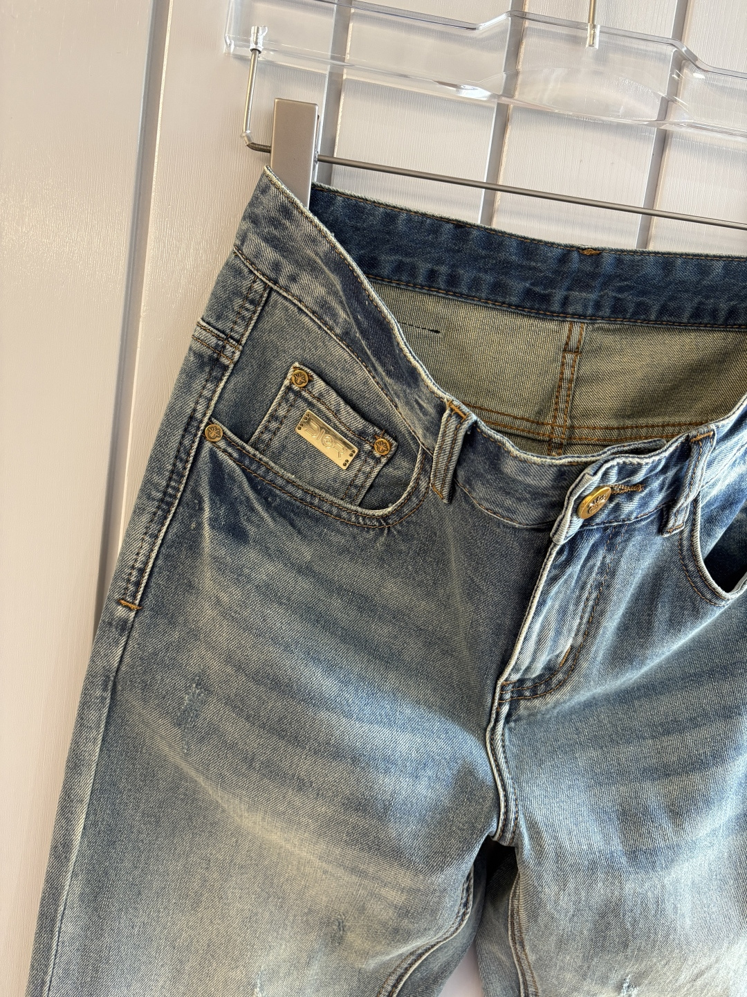 专柜🆕2026春夏设计推荐 热卖牛仔裤🆕柔软亲肤面料 奢华头层牛皮腰牌 经典蓝洗水 专柜限量款 奢华感订